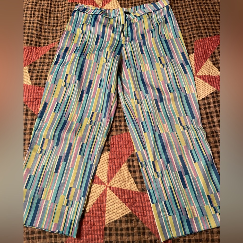 Multi color capri pants, size 7